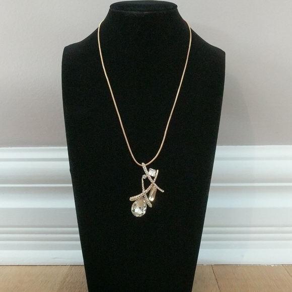 Rose Gold Fashion Necklace - Picture 3 of 4